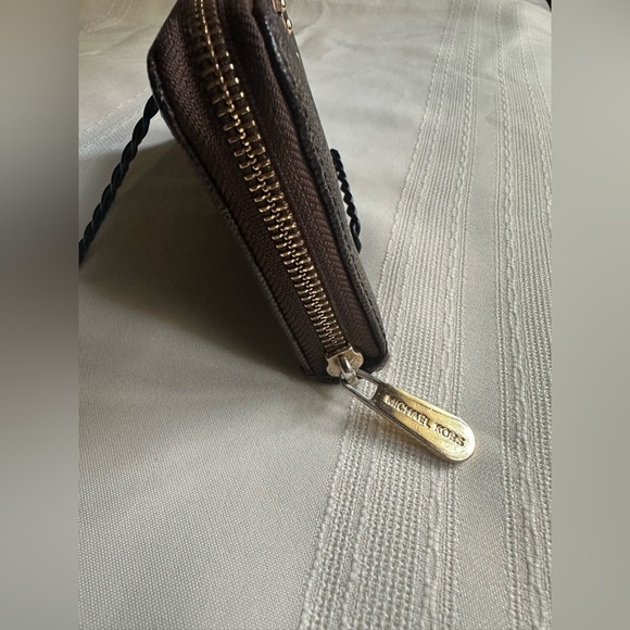 Michael Kors Chocolate Brown Wallet with Gold Plate - Picture 7 of 11